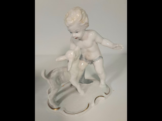 Posliinifiguuri poika ja karitsa