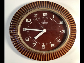 Junghans seinäkello