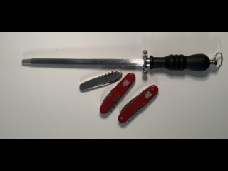 Monitoimiveitset 3 kpl ja Victorinox teroituspuikko 34 cm