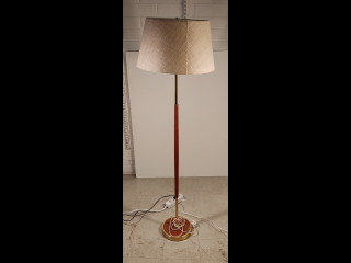 Lattiavalaisin korkeus 150cm