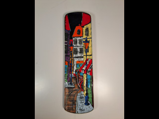 Keraaminen taidelautanen signeerauksella