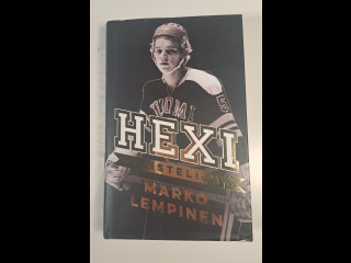 Hexi Riihiranta, Taistelija, signeerauksella