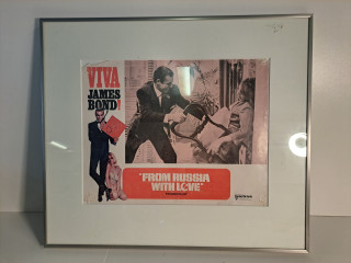 James Bond kehystetty juliste