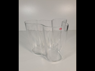 Iso kirkas Aalto-maljakko