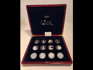 Muumimitali kokoelma Sterling hopeaa 925 mukana aitoustodistukset