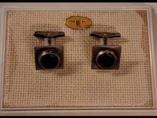 Hopeiset kivi kalvosinnapit