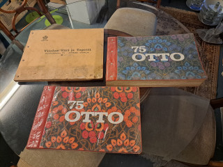 Tapettimallisto kirjat Otto+Viialan väri ja tapetti