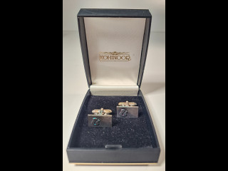 Hopeiset kalvosinnapit