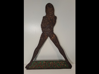 Peltinen mainoskyltti