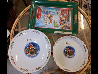 Tonttutarjotin ja tarjoluastiat