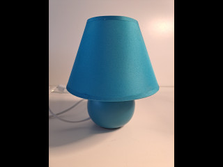 Turkoosi pöytävalaisin
