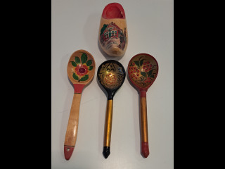 Puiset koristelusikat ja puukenkä