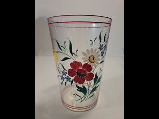 Käsin maalattu maljakko