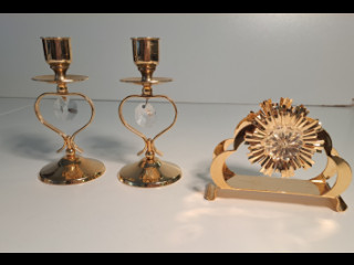 Kynttilänjalat ja servettiteline