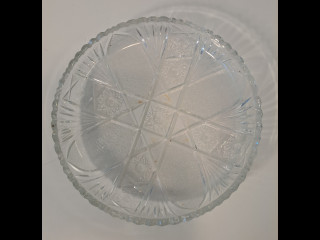 Tarjoiluastia kristallia