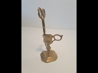 Antiikkinen kynttilänsammutin+teline messinkiä