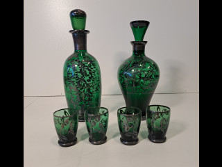 Vintage vihreät Venetsialaiset lasikarahvit ja snapsilasit