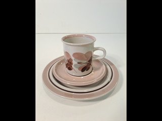 Arabian Koralli kahvikuppi+tassi ja leipälautanen