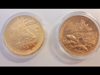 Villi Erämaa keräilymitalit , mukana oikea kultahippu