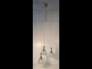 Kattovalaisin lasikuvuilla