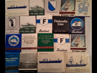 Erä tulitikkurasioita