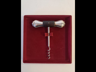 Chippendale hopeinen korkinavaaja