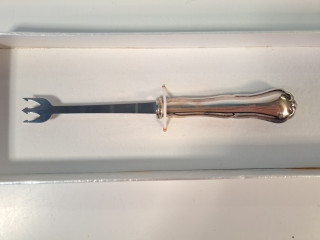 Chippendale hopeinen juustohaarukka