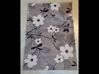 Harmaasävyinen kukkamatto 160x230