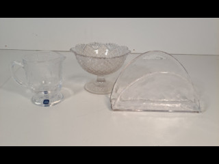 Lasiastiat, mm. Arabian Nuutajärvi Apila kermakko