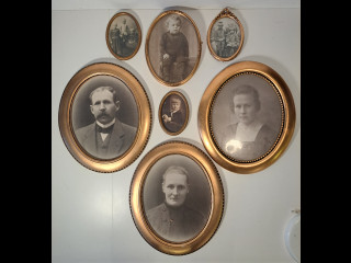 Vanhat soikeat valokuvakehykset