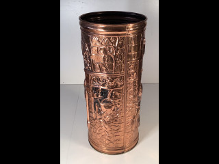 Sateenvarjoteline, korkeus 43 cm ,halk 19 cm