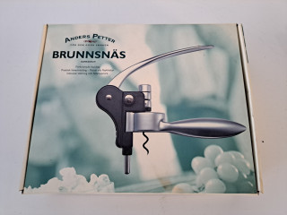 Anders Pettersin viinipullon avaaja