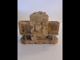 Vuolukivinen kiinalainen pöytäkoriste