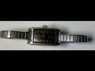 Rannekello joustorannekkeella