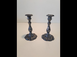 Hopeiset kynttilänjalat