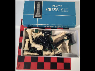 Shakkipeli nappuloineen