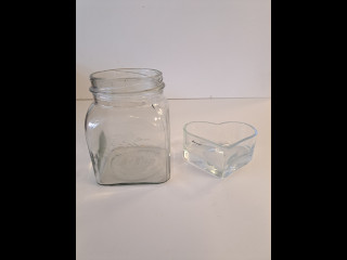 Karhulan keittiötölkki ja lasinen sydänastia Finnmari