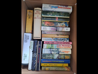 Kirjoja, mm. Mika Waltaria, Laila Hietamies,