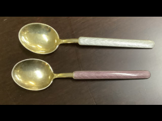 Emaloidut Hopealusikat