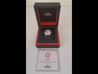 Käyttämätön Tissot Heritage 1938 kronimetri kello paketissaan