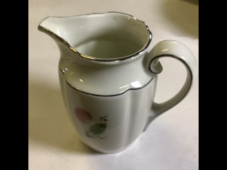 Arabian Kesäkukka-astiaston kermakko, korkeus 11 cm