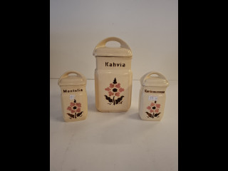Arabian vanhat säilytyspurkit (kahvi,manteli&kardemumma)