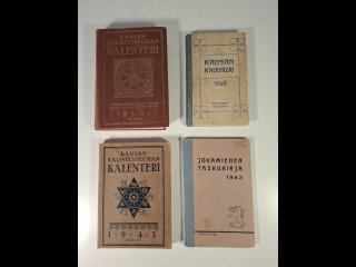 Vanhoja kalentereita 3kpl ja jokamiehen taskukirja