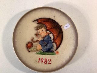 Käsinmaalattu vuosilautanen 1982