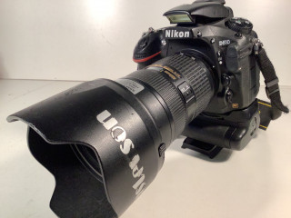 Nikon D810 runko ja Nikon nikkor 24-70 mm 1:2,8. Objektiivi