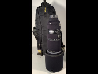 Nikon nikkor 200-400. 1:4 G II ed objektiivi. Nikonin omalla laukulla